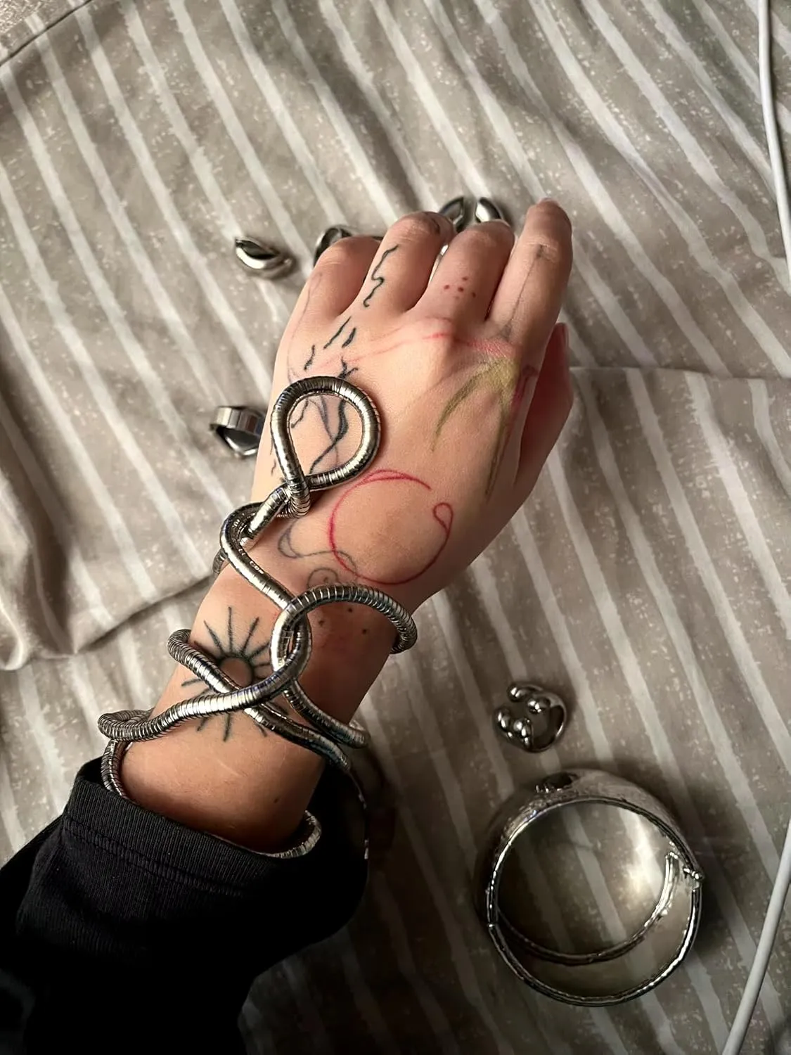 Bendable necklace snake chain versatile infinite loop necklace armband, bracelet and choker